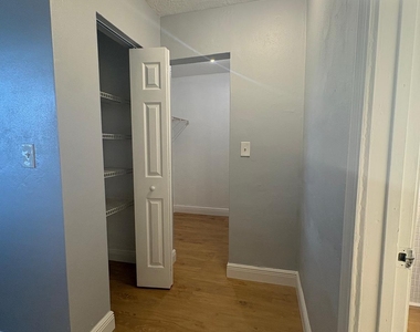 5861 Nw 16th Place - Photo Thumbnail 6