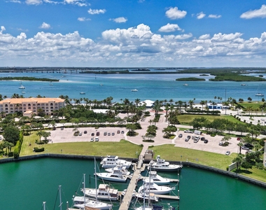 21 Harbour Isle Drive W - Photo Thumbnail 11
