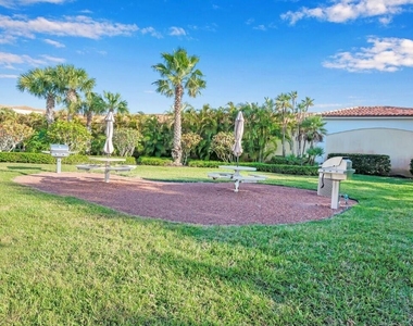 21 Harbour Isle Drive W - Photo Thumbnail 15