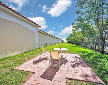 21 Harbour Isle Drive W - Photo Thumbnail 24