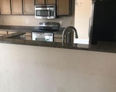 506 W Dennis Court - Photo Thumbnail 1