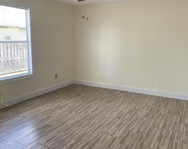 10629 S 228th Lane - Photo Thumbnail 7