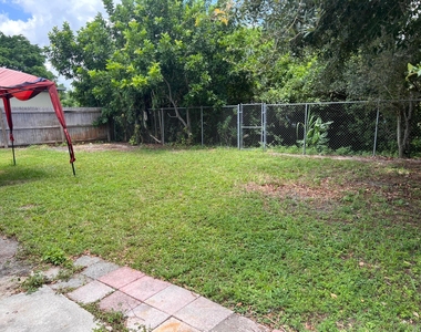 10629 S 228th Lane - Photo Thumbnail 18