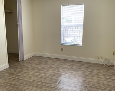 10629 S 228th Lane - Photo Thumbnail 9