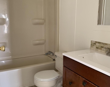 10629 S 228th Lane - Photo Thumbnail 6