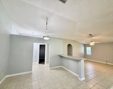 5707 Silver Oak Drive - Photo Thumbnail 10