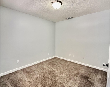 5707 Silver Oak Drive - Photo Thumbnail 2