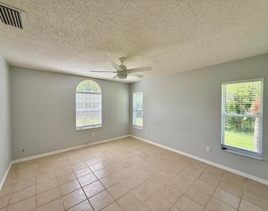 5707 Silver Oak Drive - Photo Thumbnail 4