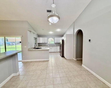 5707 Silver Oak Drive - Photo Thumbnail 12