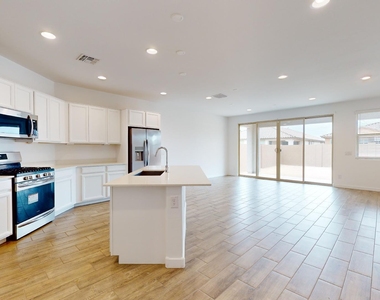 9332 W Encinas Lane - Photo Thumbnail 4