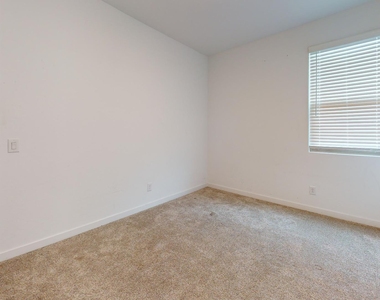 9332 W Encinas Lane - Photo Thumbnail 32