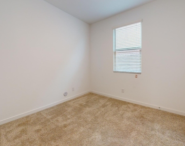 9332 W Encinas Lane - Photo Thumbnail 34