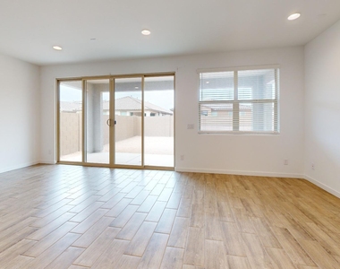 9332 W Encinas Lane - Photo Thumbnail 5