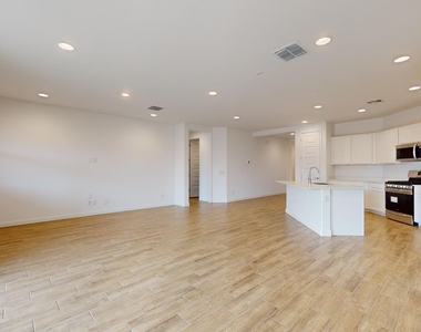 9332 W Encinas Lane - Photo Thumbnail 8