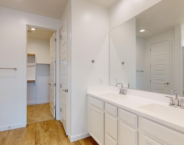 9332 W Encinas Lane - Photo Thumbnail 15