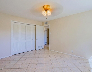 6203 N 12th Place - Photo Thumbnail 13