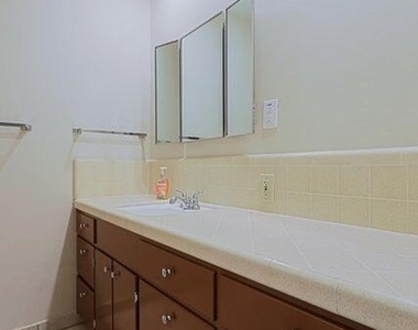 6203 N 12th Place - Photo Thumbnail 18