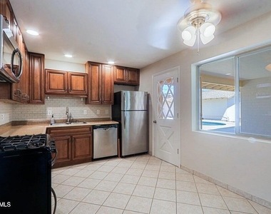 6203 N 12th Place - Photo Thumbnail 6