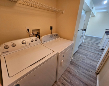 604 Villa Circle - Photo Thumbnail 11