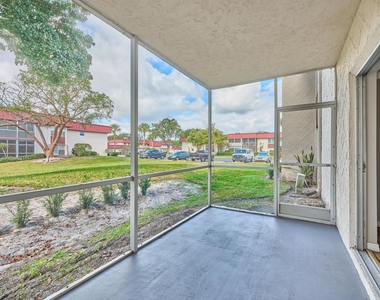 12021 W Greenway Drive - Photo Thumbnail 21