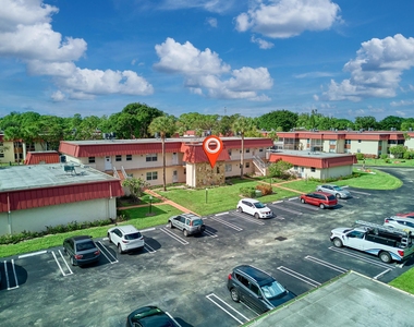 12021 W Greenway Drive - Photo Thumbnail 11