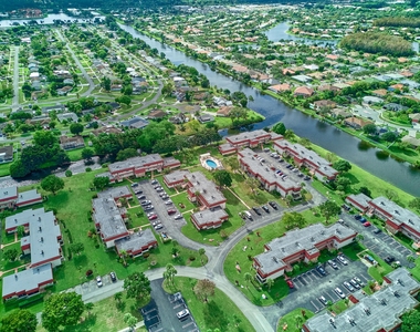 12021 W Greenway Drive - Photo Thumbnail 48