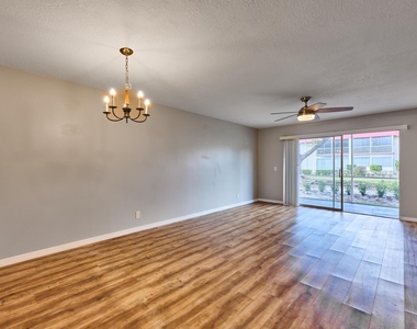 12021 W Greenway Drive - Photo Thumbnail 19