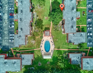12021 W Greenway Drive - Photo Thumbnail 5