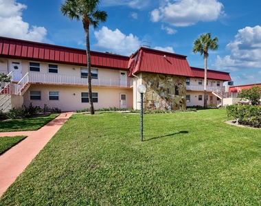12021 W Greenway Drive - Photo Thumbnail 46