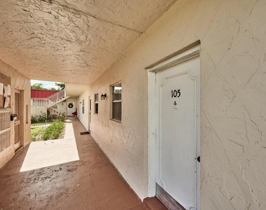 12021 W Greenway Drive - Photo Thumbnail 1