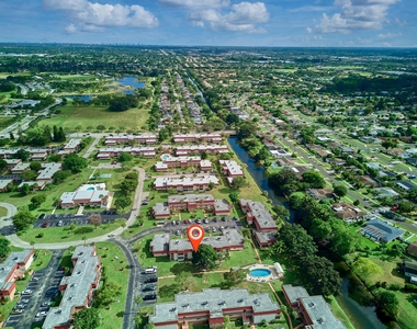 12021 W Greenway Drive - Photo Thumbnail 43