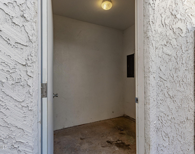 4718 W Orangewood Avenue - Photo Thumbnail 24
