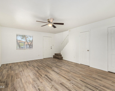 4718 W Orangewood Avenue - Photo Thumbnail 5