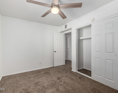 4718 W Orangewood Avenue - Photo Thumbnail 16