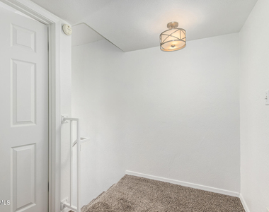 4718 W Orangewood Avenue - Photo Thumbnail 14