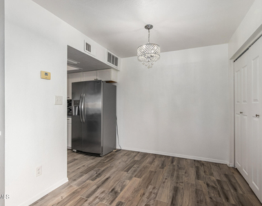 4718 W Orangewood Avenue - Photo Thumbnail 12