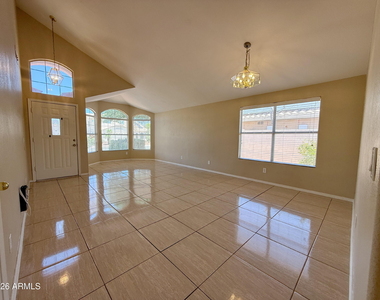 9821 W Yukon Drive - Photo Thumbnail 5