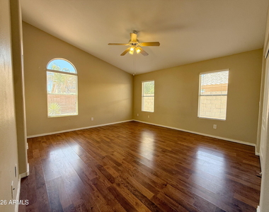 9821 W Yukon Drive - Photo Thumbnail 16