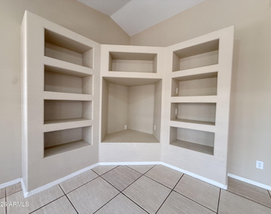 9821 W Yukon Drive - Photo Thumbnail 13