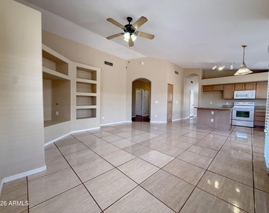 9821 W Yukon Drive - Photo Thumbnail 14