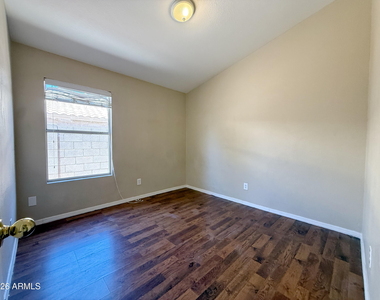9821 W Yukon Drive - Photo Thumbnail 27
