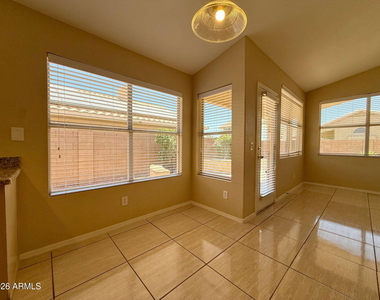 9821 W Yukon Drive - Photo Thumbnail 12