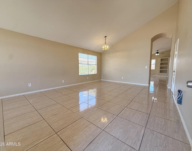 9821 W Yukon Drive - Photo Thumbnail 3