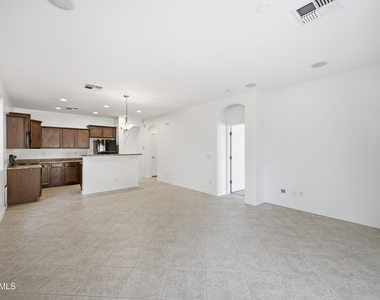 5643 E Alder Avenue - Photo Thumbnail 9