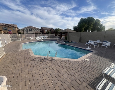 5643 E Alder Avenue - Photo Thumbnail 6