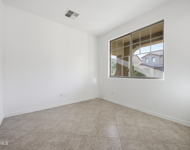 5643 E Alder Avenue - Photo Thumbnail 17