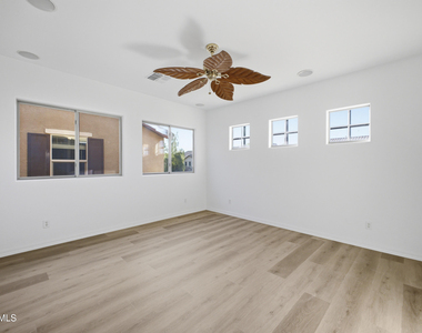 5643 E Alder Avenue - Photo Thumbnail 15