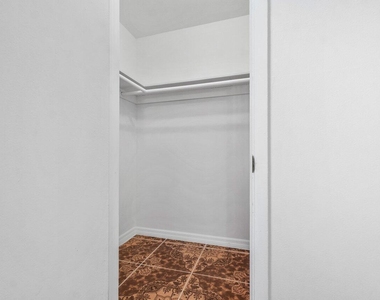 4271 Empress Street - Photo Thumbnail 14