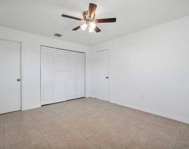 4271 Empress Street - Photo Thumbnail 12