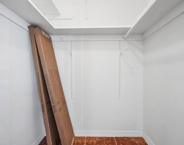 4271 Empress Street - Photo Thumbnail 16